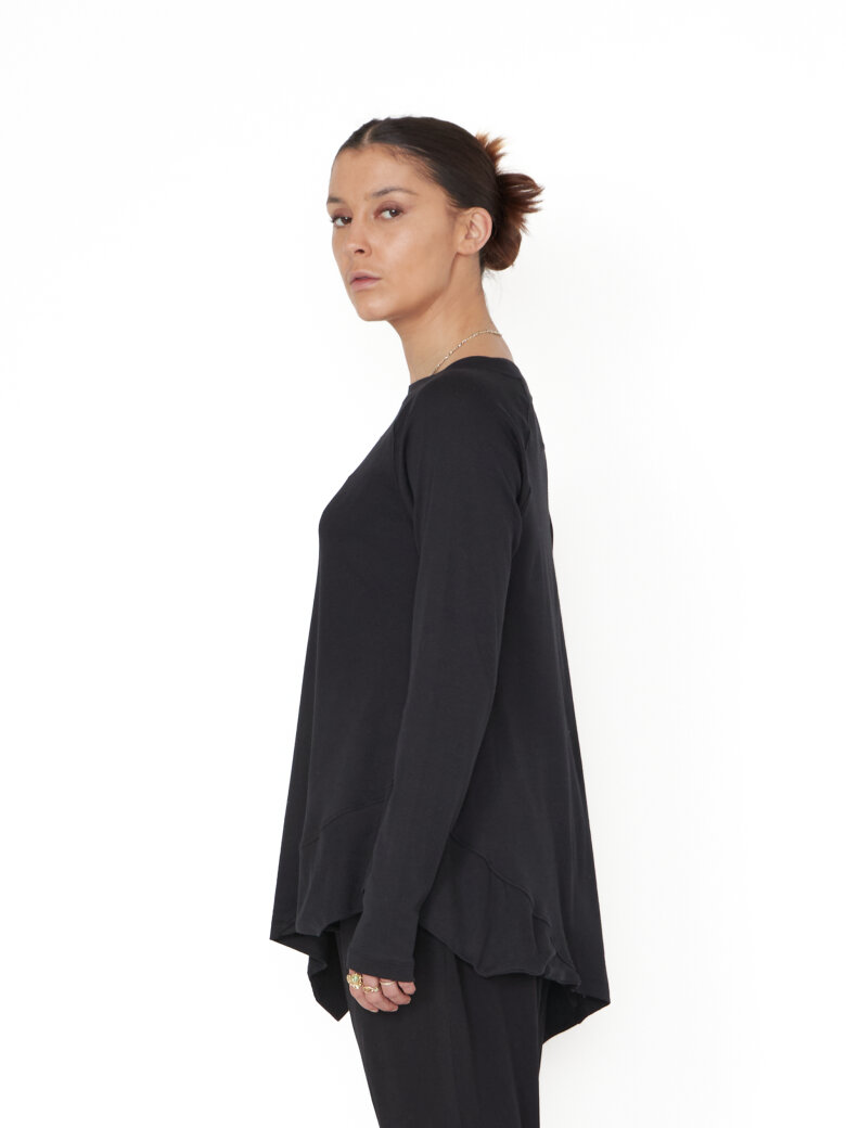 Sort Aarhus - Asymmetrical blouse in cotton