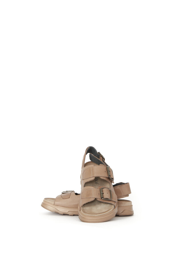 Lofina - Sandal with a footbed sole and buckles