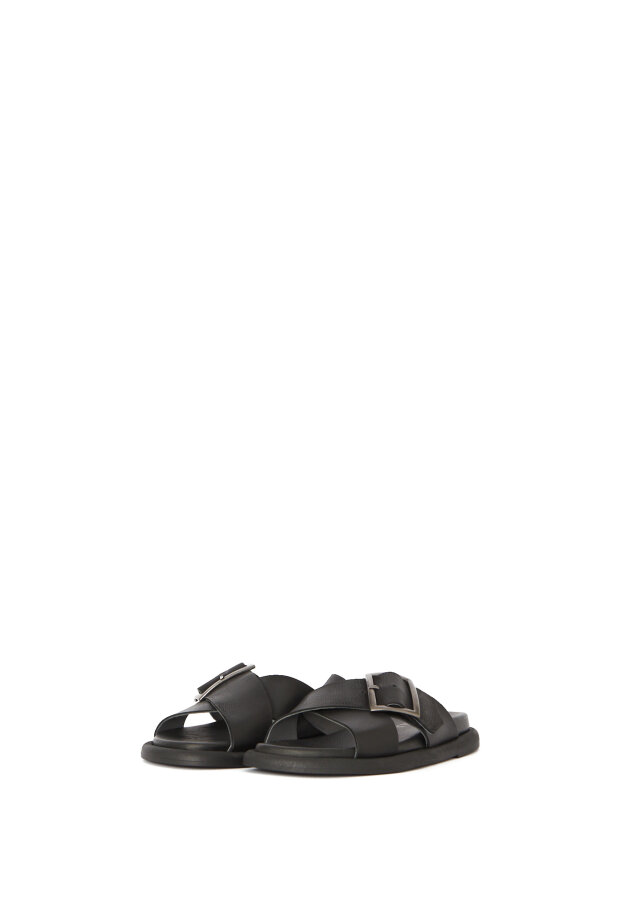 Lofina - Sandal with cross strap and buckle