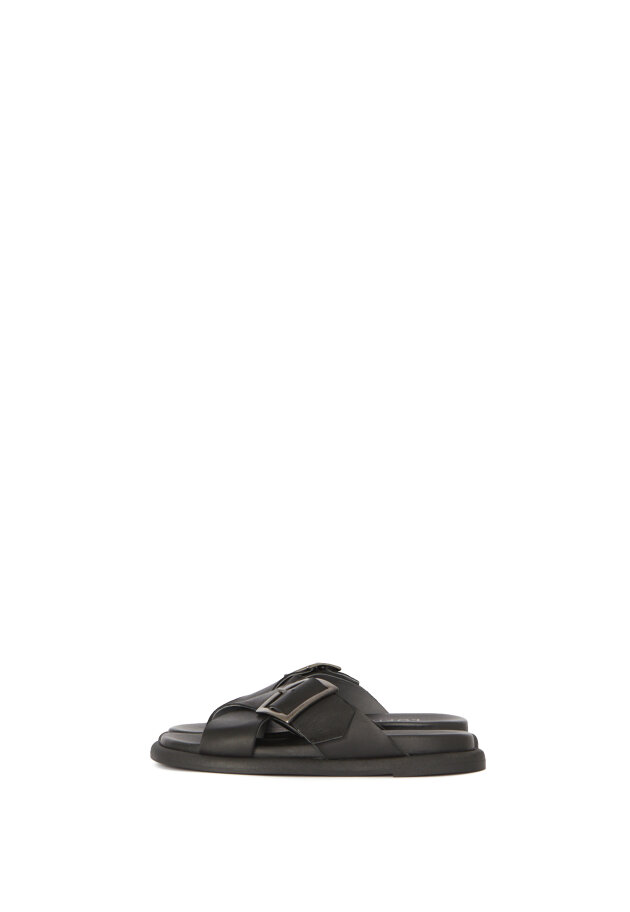 Lofina - Sandal with cross strap and buckle