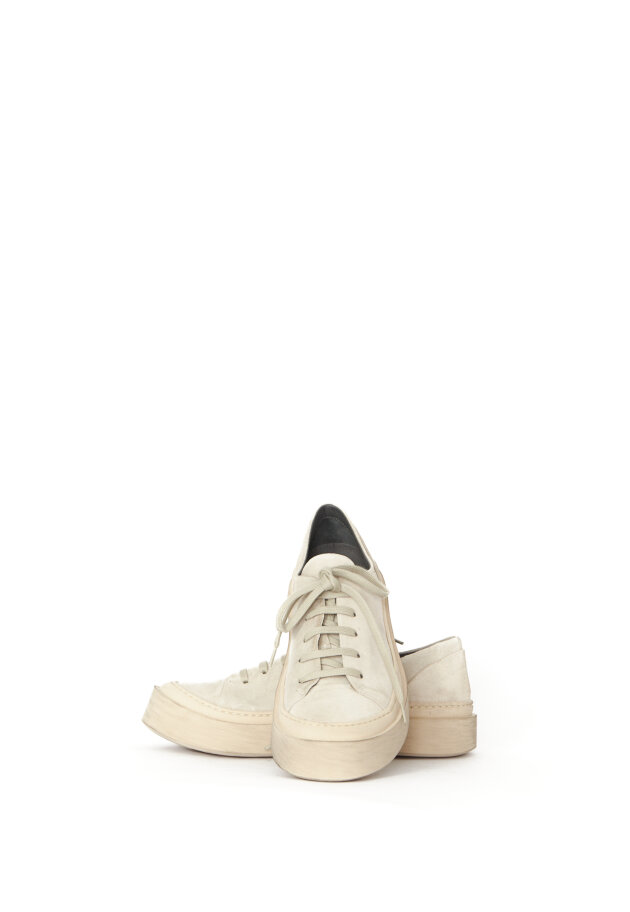 Lofina - Suede shoe with laces