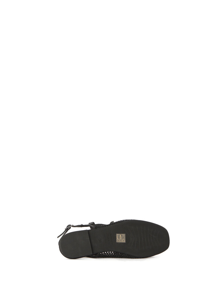 Sort Aarhus - Pre order! Feminine shoe with buckles
