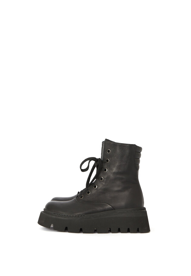 Lofina - Sample boot