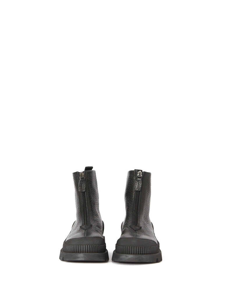 Sample boots