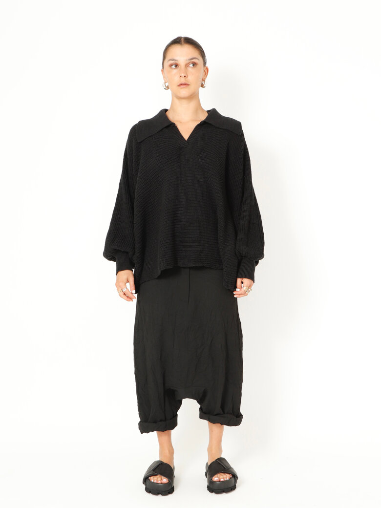 Sort Aarhus - Strikbluse med krave