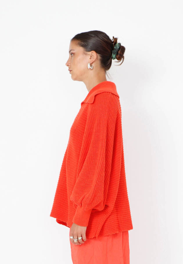 Sort Aarhus - Collared knit sweater