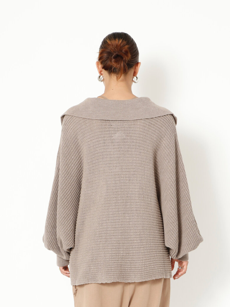 Sort Aarhus - Collared knit sweater