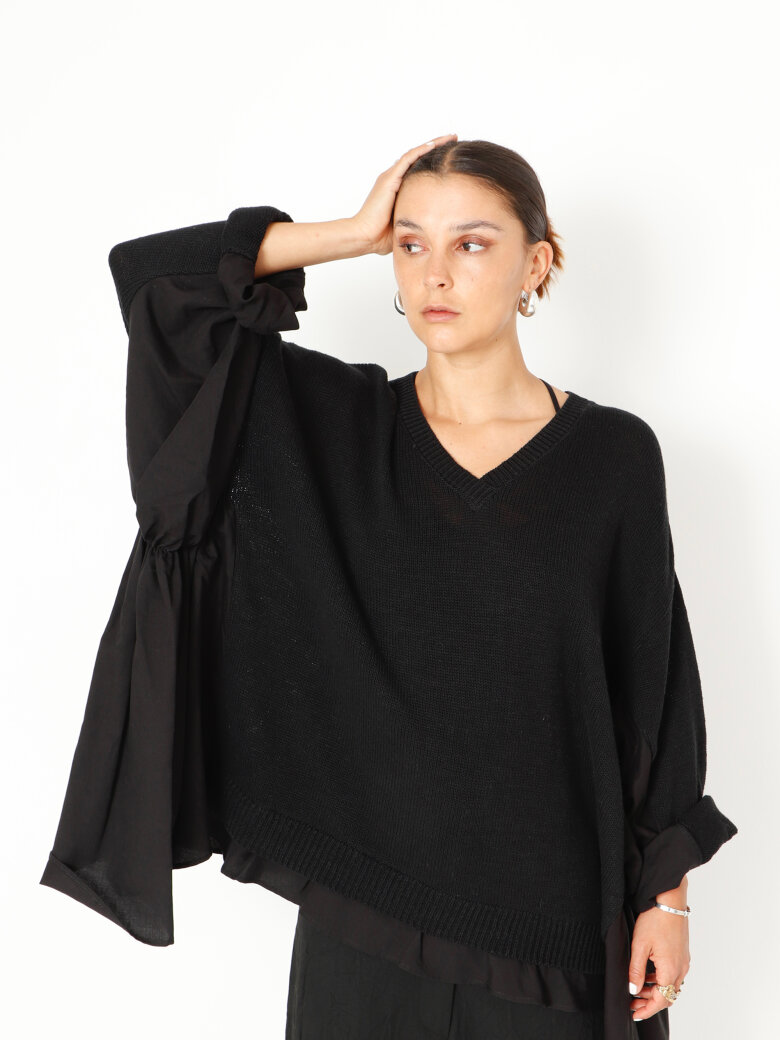Sort Aarhus - Oversized knit blouse