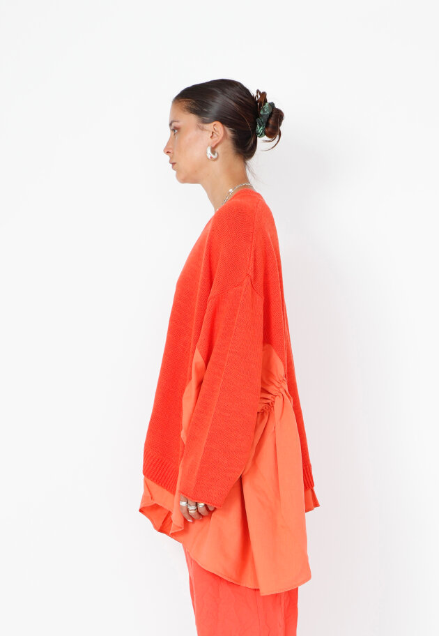 Sort Aarhus - Oversized strikbluse