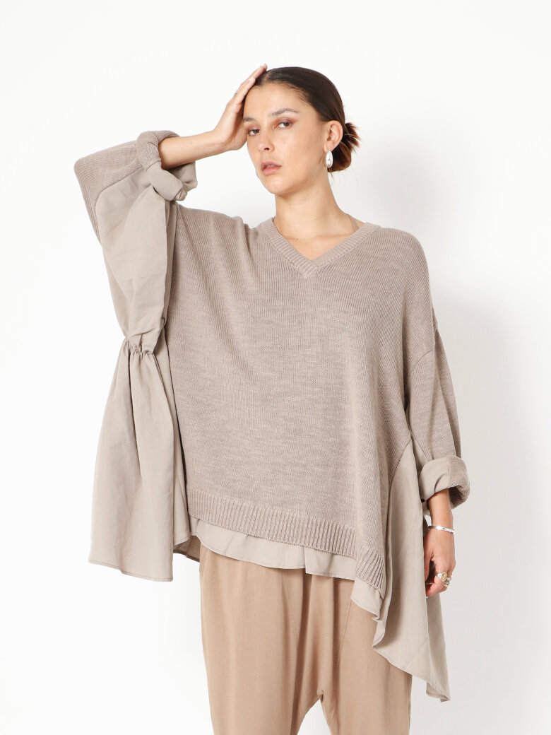 Sort Aarhus - Oversized knit blouse