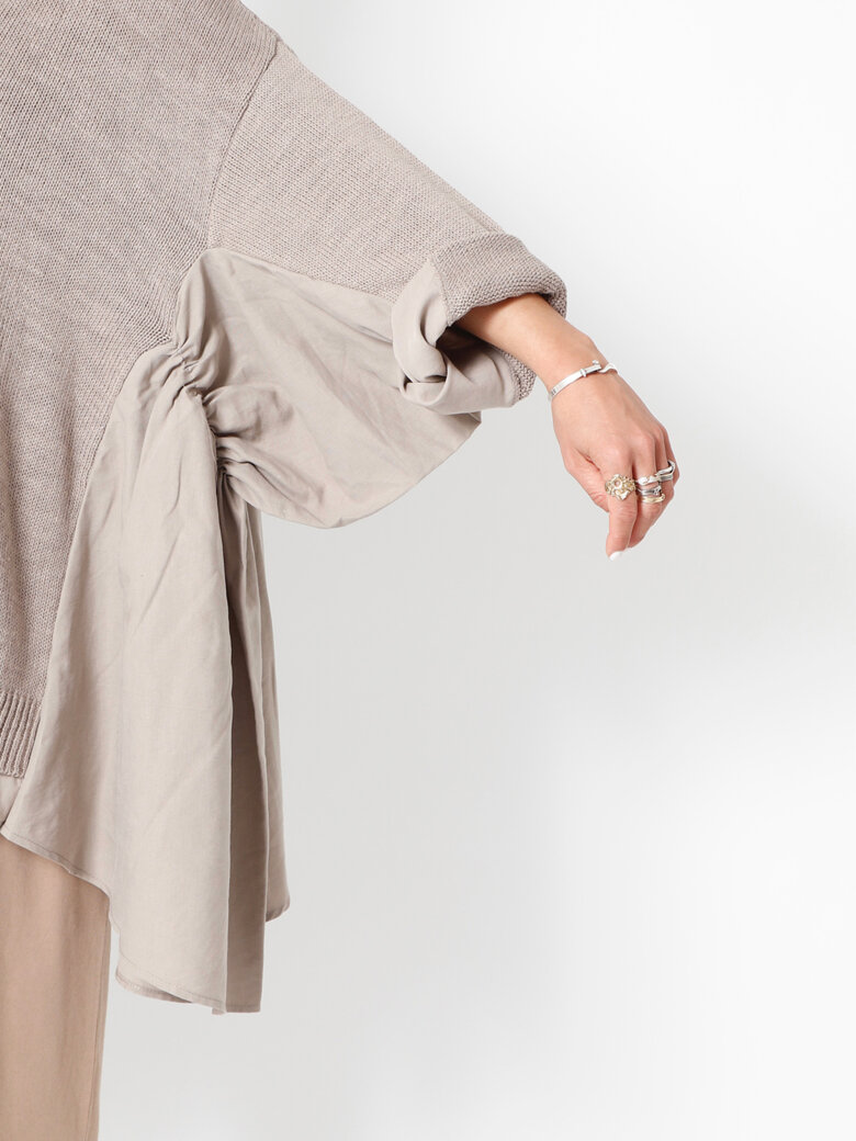 Sort Aarhus - Oversized strikbluse