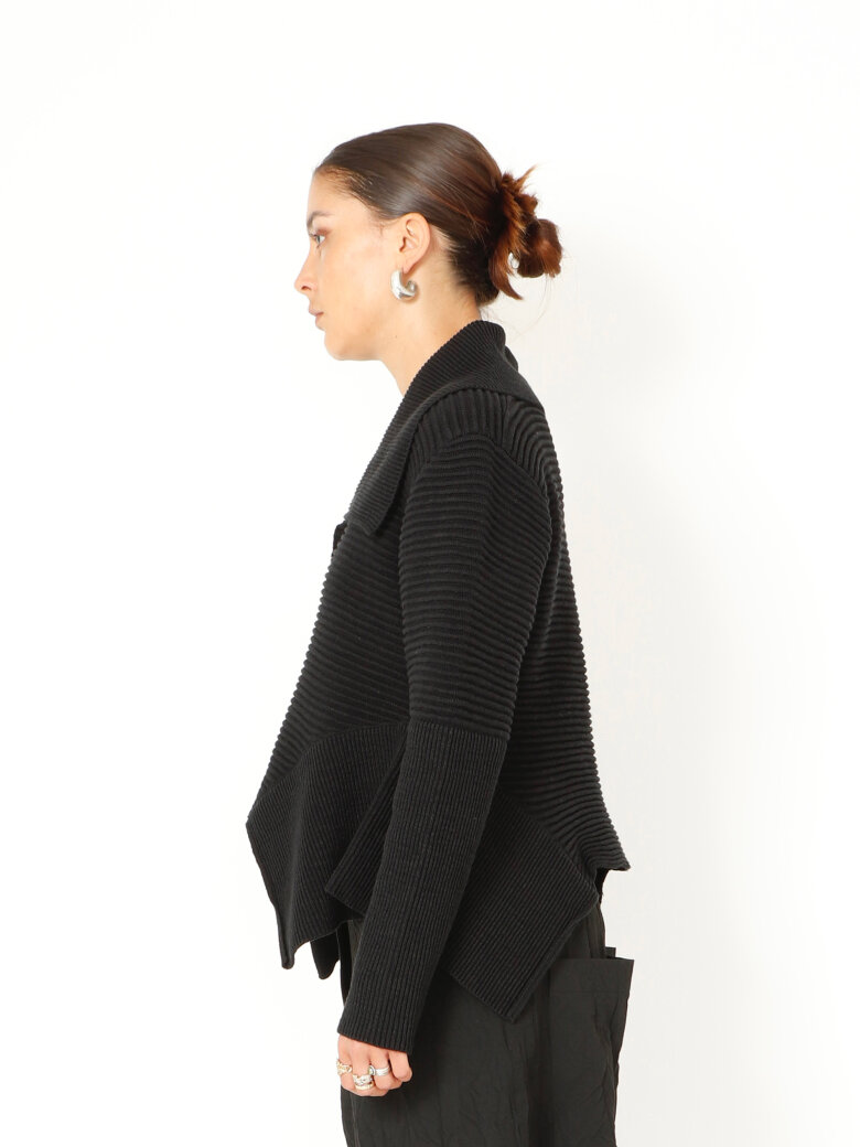 Sort Aarhus - Strikbluse med krave og knapper