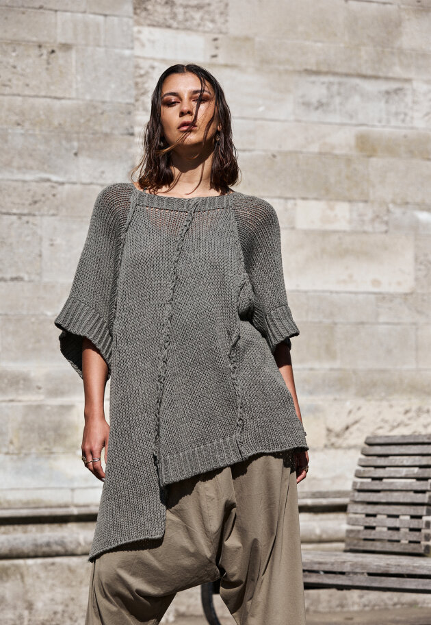 Sort Aarhus - Oversized knit blouse