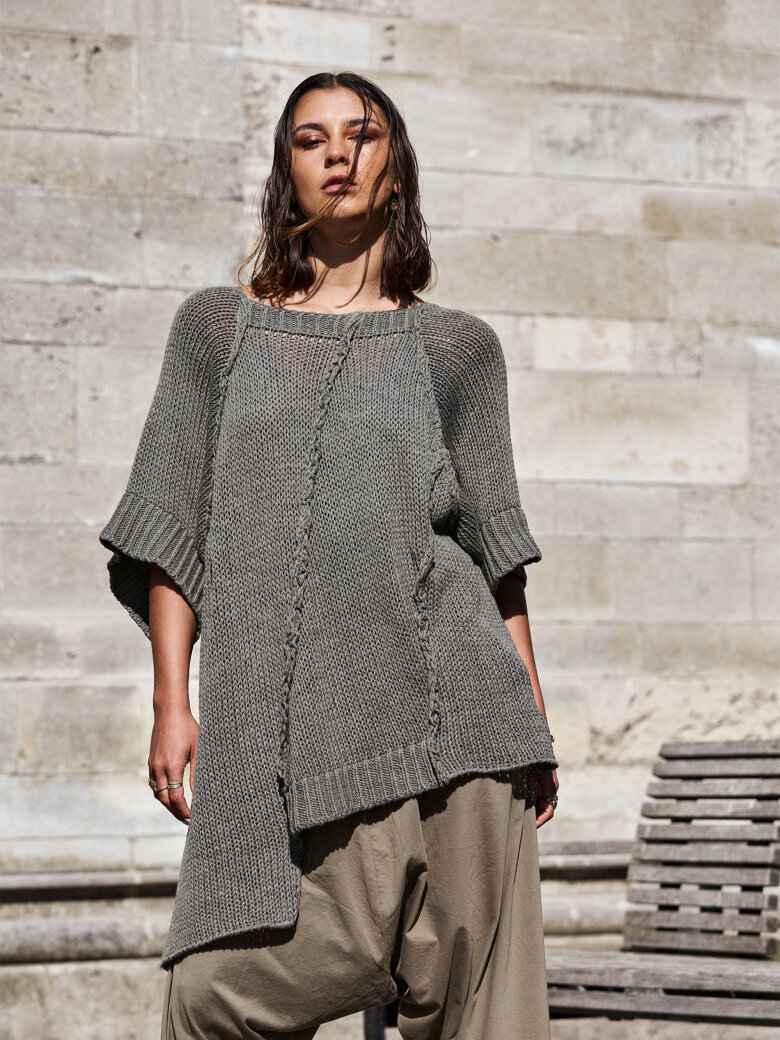 Sort Aarhus - Oversized knit blouse