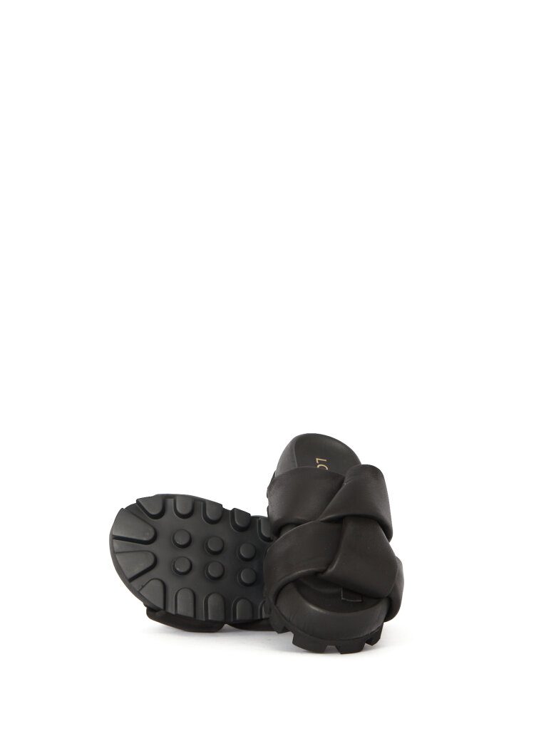 Lofina - Slip on sandal with wide crossed straps