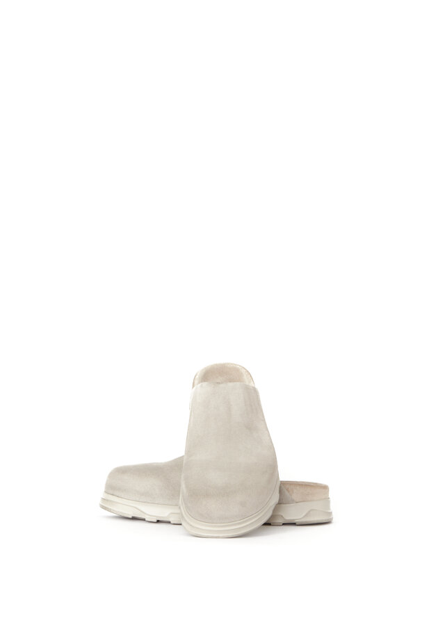 Lofina - Slight on sandal in suede with a footbed sole