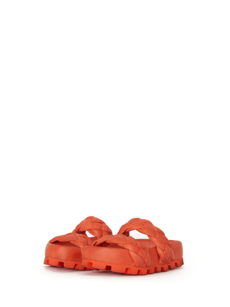 Lofina - Slip on sandal med brede flettede remme