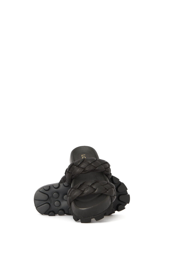 Lofina - Slip on sandal med brede flettede remme