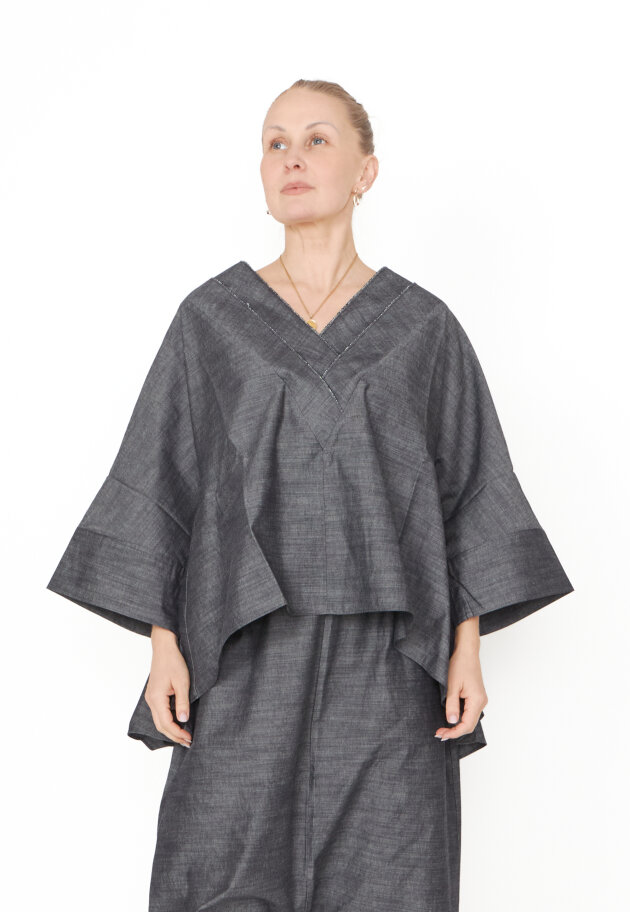 Sort Aarhus - Oversize bluse med brede ærmer