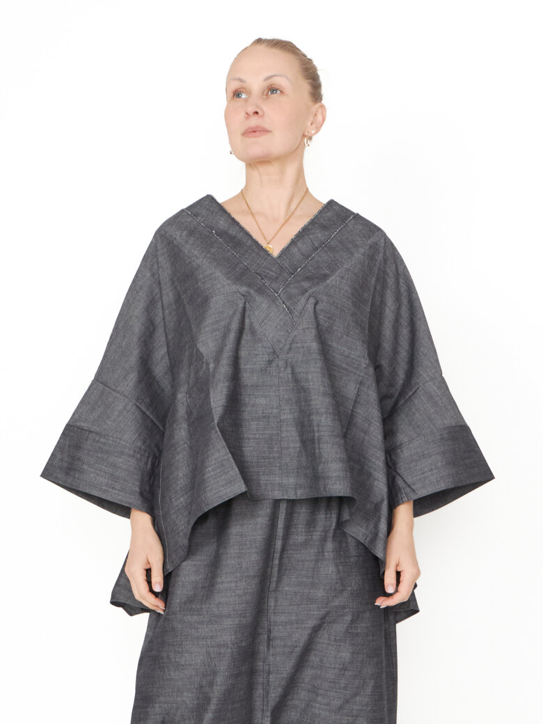 Sort Aarhus - Oversize bluse med brede ærmer