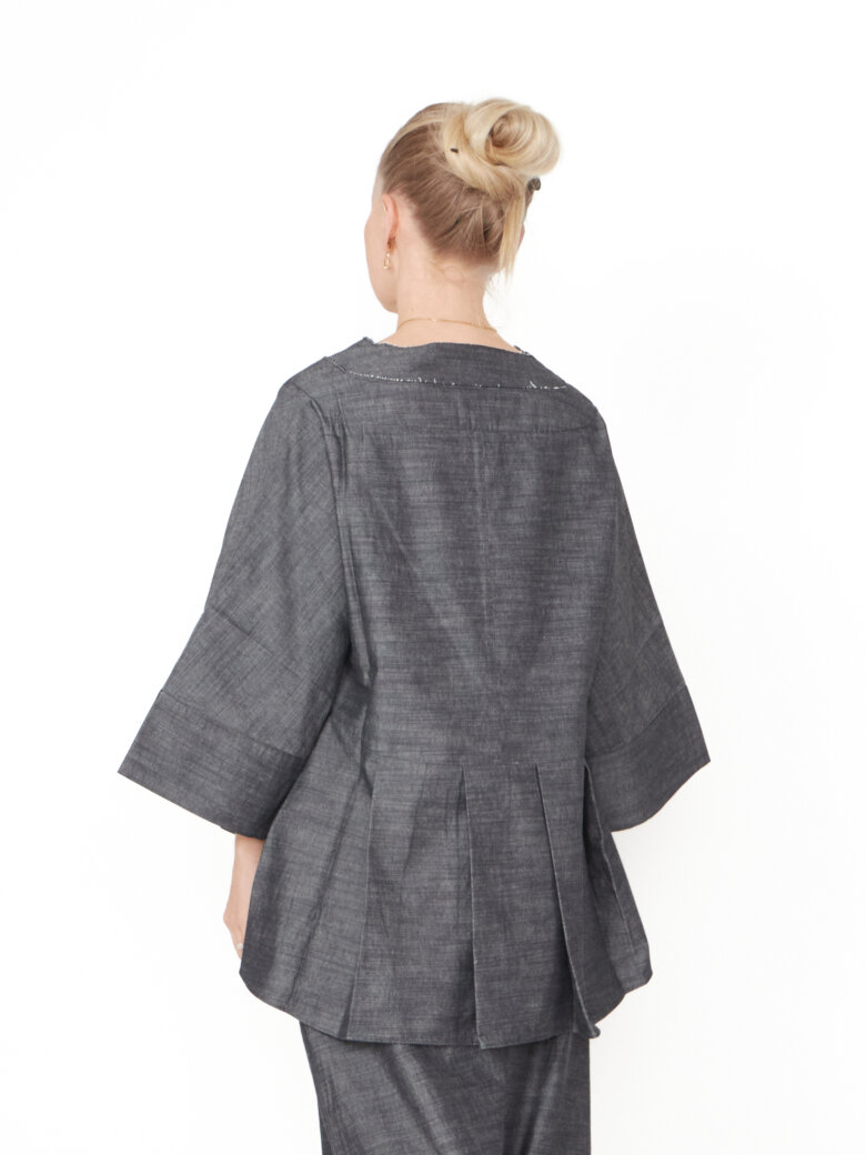 Sort Aarhus - Oversize bluse med brede ærmer