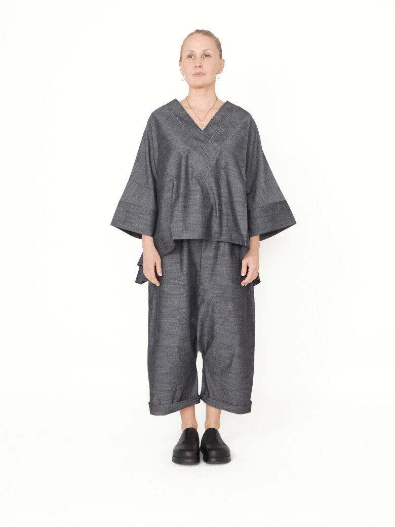Sort Aarhus - Oversized shirt with wide sleeves