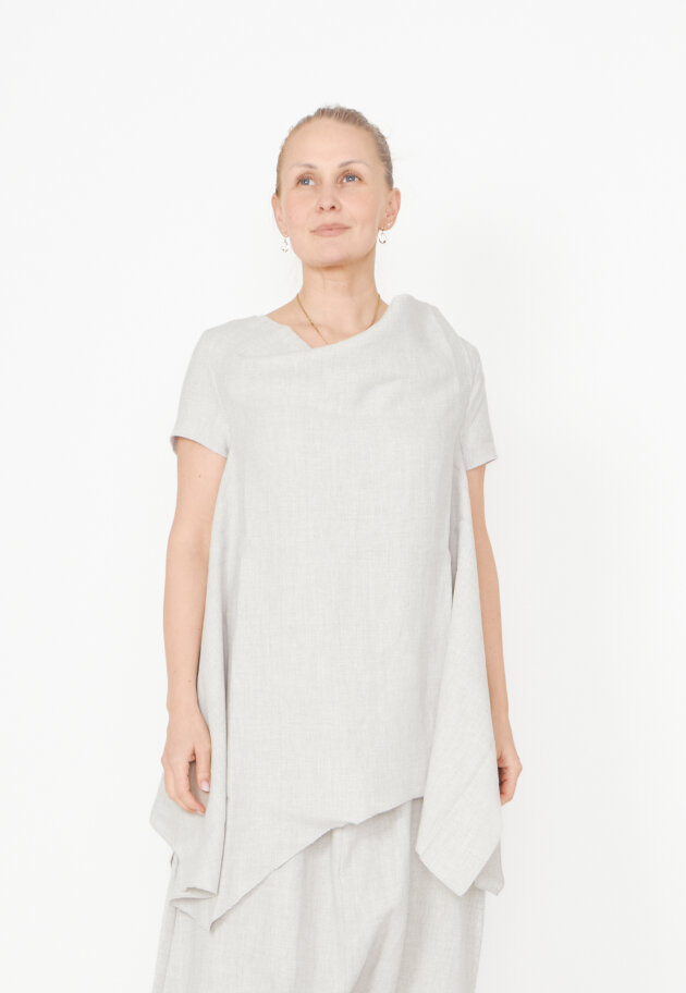Sort Aarhus - Top with an asymmetrical cut