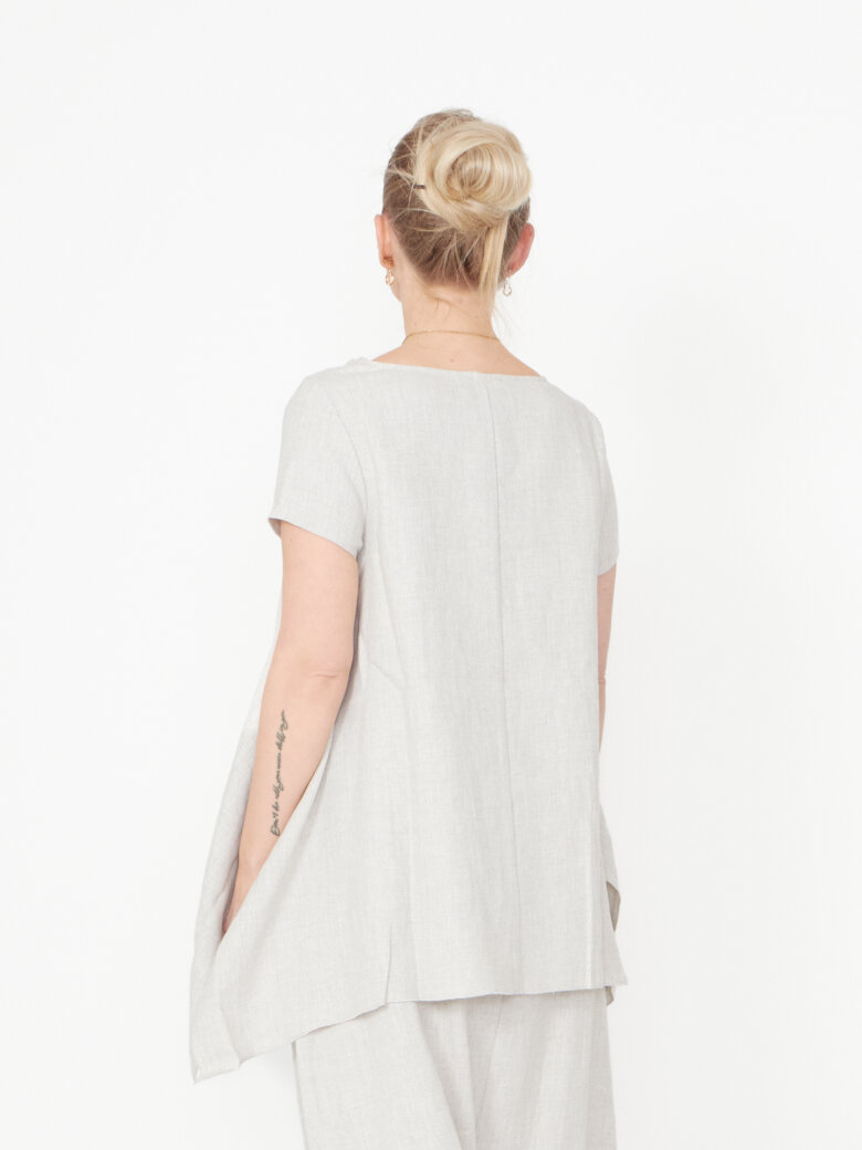 Sort Aarhus - Top with an asymmetrical cut