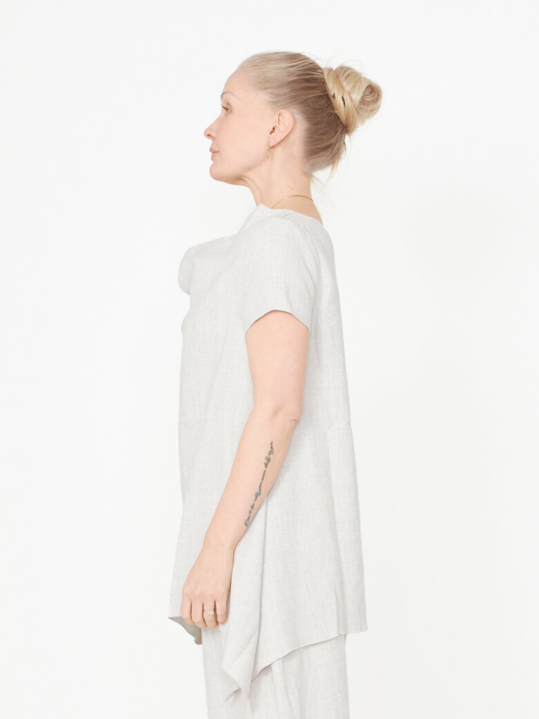 Sort Aarhus - Top with an asymmetrical cut