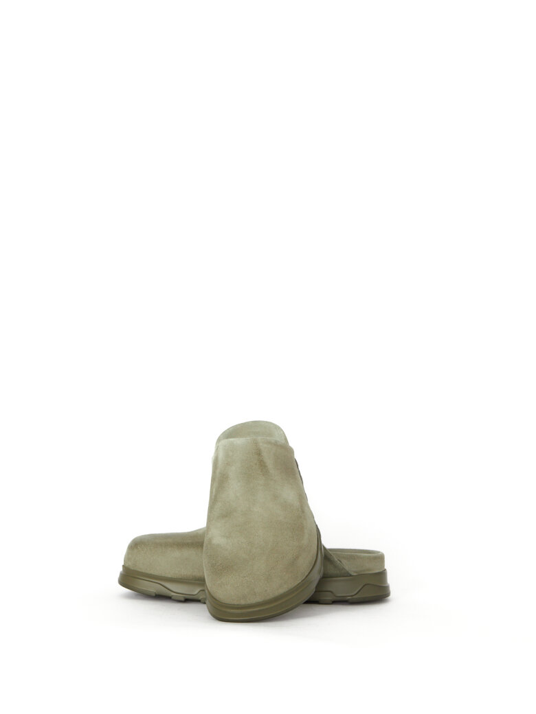 Lofina - Slight on sandal in suede with a footbed sole