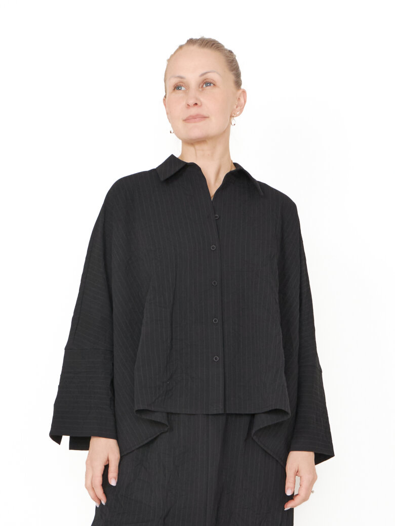 Sort Aarhus - Boxy shirt with buttons and pockets