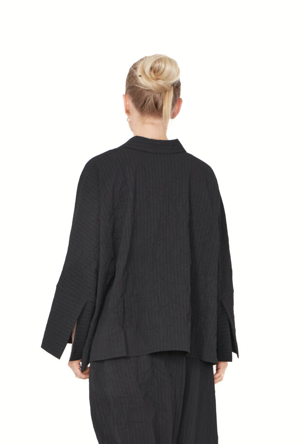 Sort Aarhus - Boxy shirt with buttons and pockets