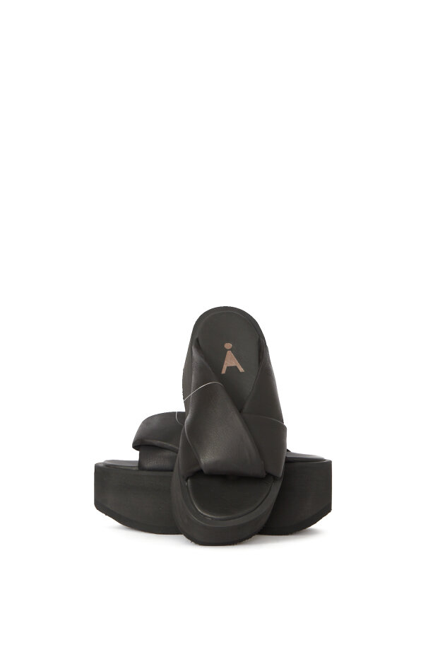 Sort Aarhus - Platform sandal med crossed straps