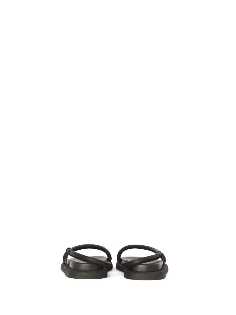 Lofina - Minimalistic and modern sandal