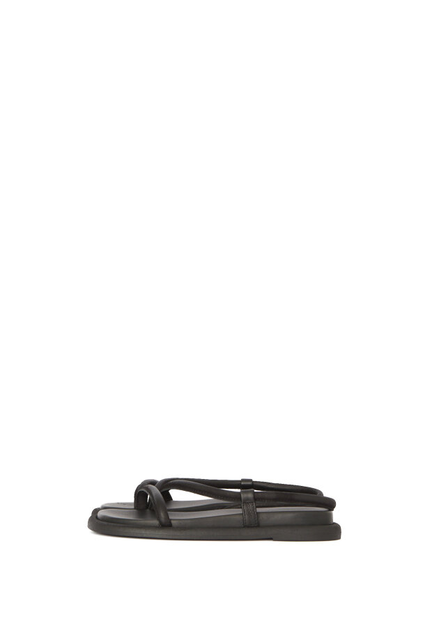 Lofina - Minimalistic and modern sandal