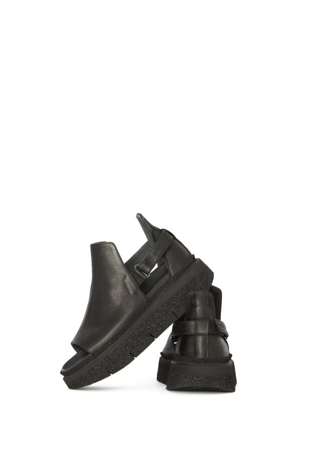 Lofina - Sandal with side velcro strap