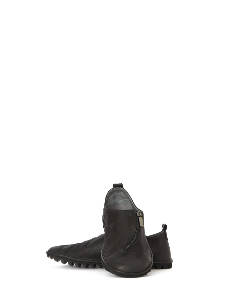 Lofina - Show with zipper and a flexible sole