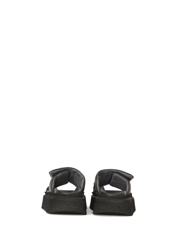 Lofina - Sandal with wide velcro closure