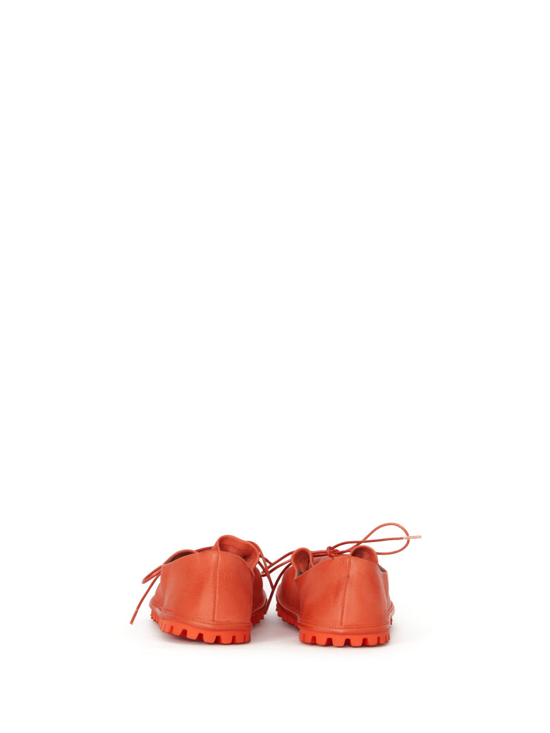 Lofina - Sko med snøre og fleksibel sål