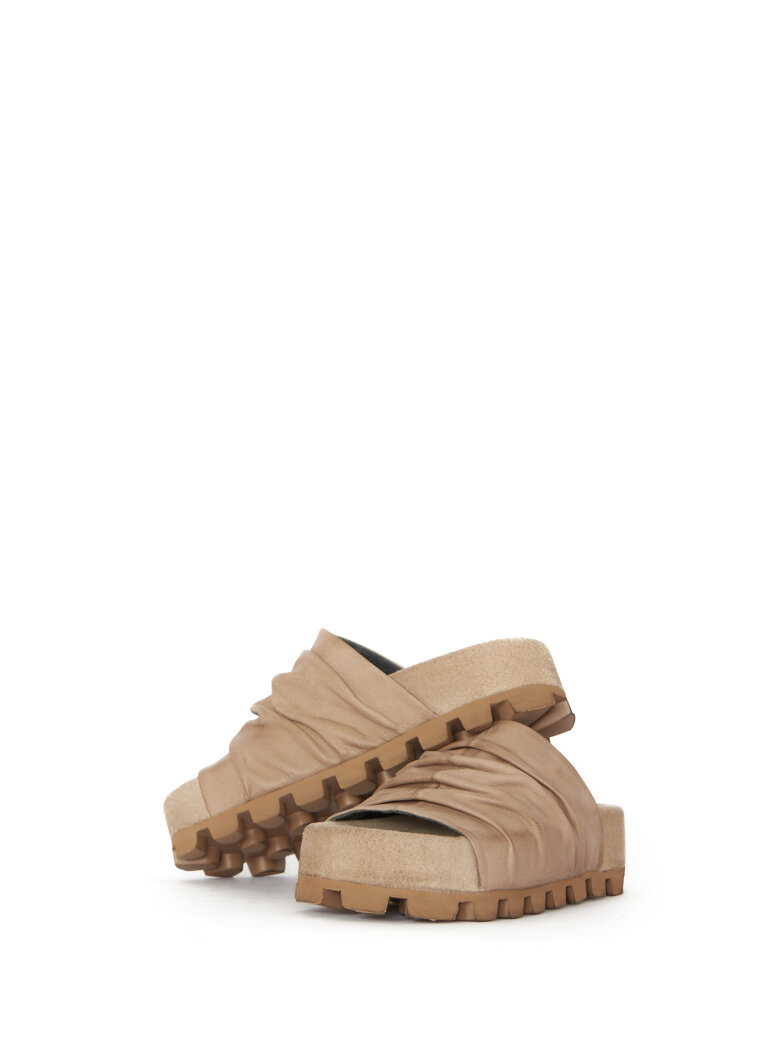 Sort Aarhus - Sandal med rynk fra Sort Aarhus