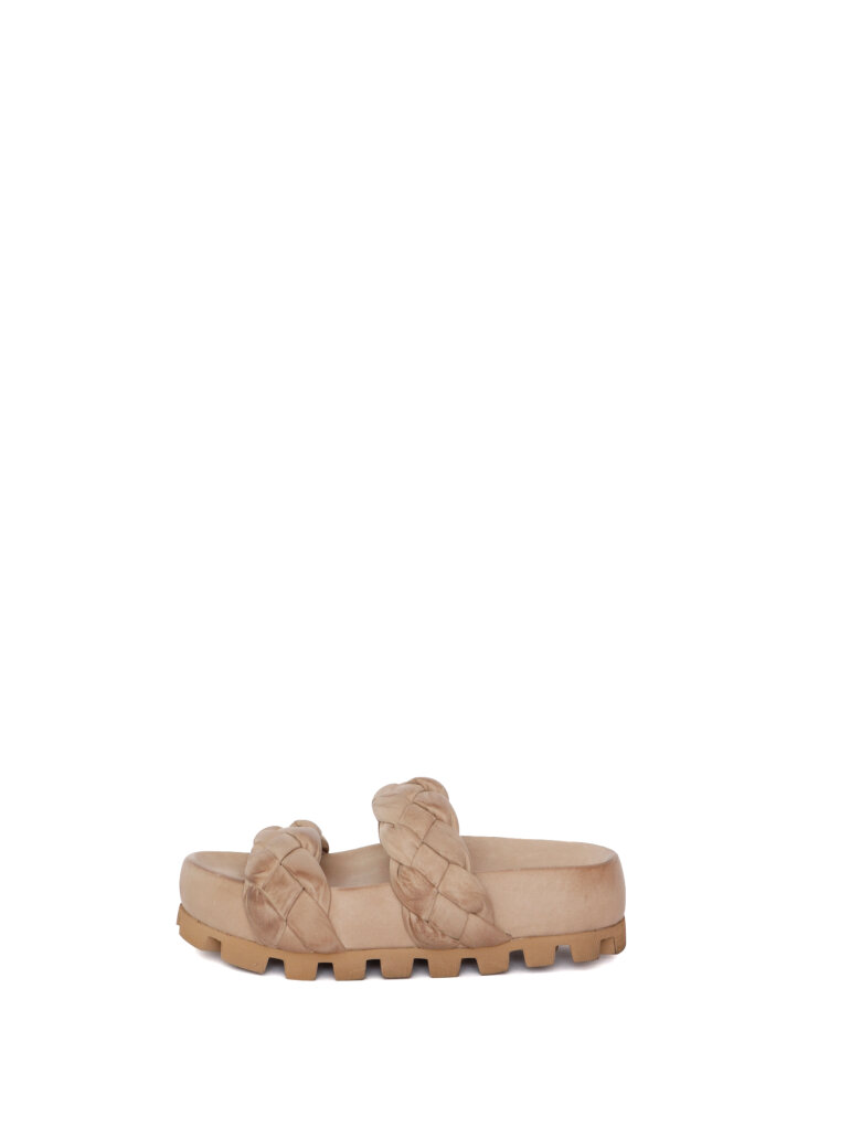 Lofina - Slip on sandal med brede flettede remme