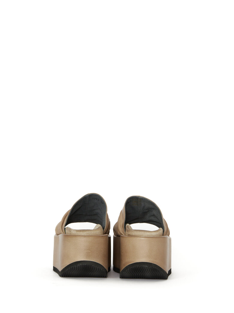 Sort Aarhus - Plateau sandal med fodsengssål