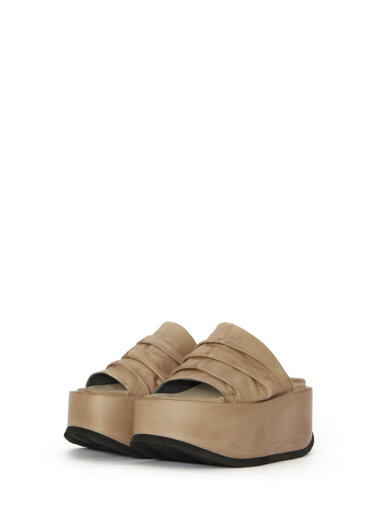 Sort Aarhus - Plateau sandal med fodsengssål