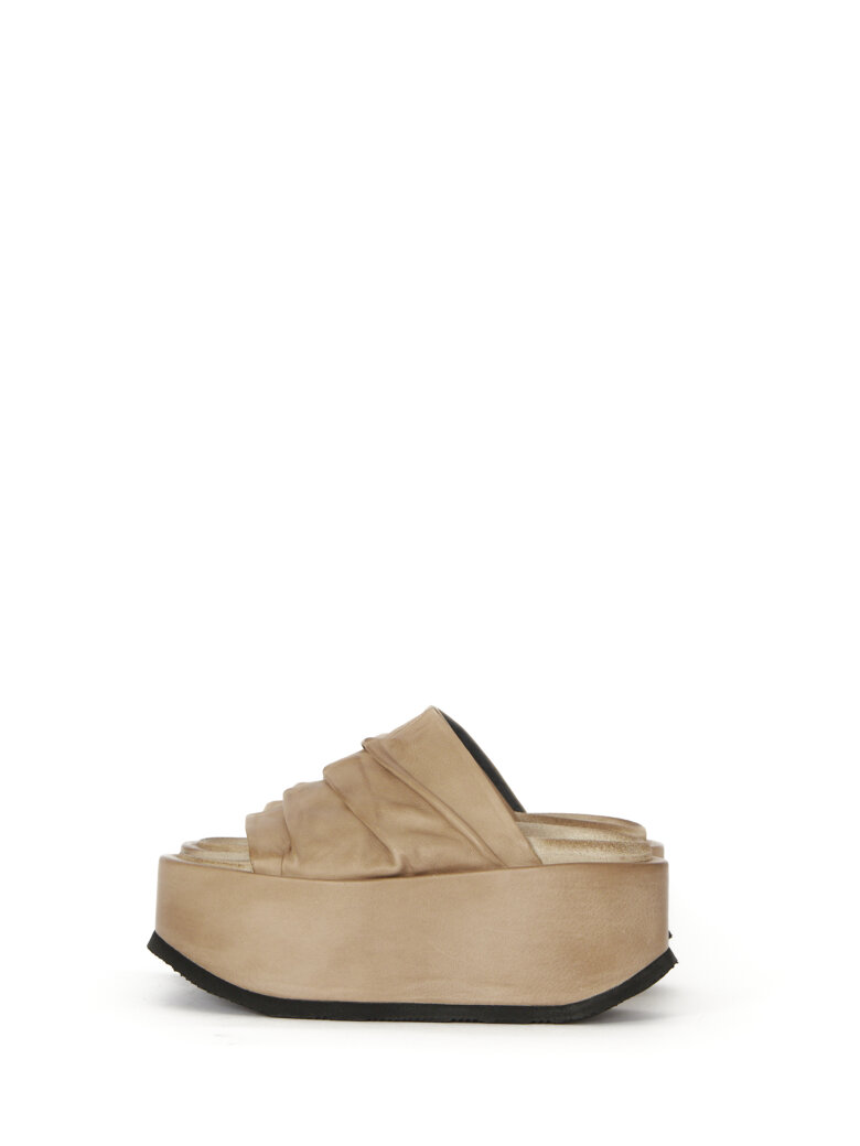 Sort Aarhus - Plateau sandal med fodsengssål