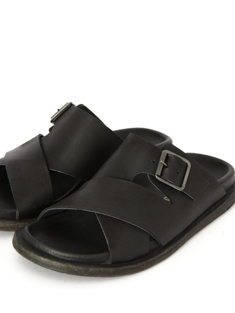 Lofina - Sandal with buckle and a leather sole