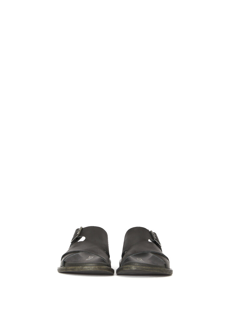 Lofina - Sandal with buckle and a leather sole