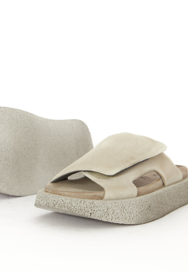 Lofina - Suede sandal with velcro closure