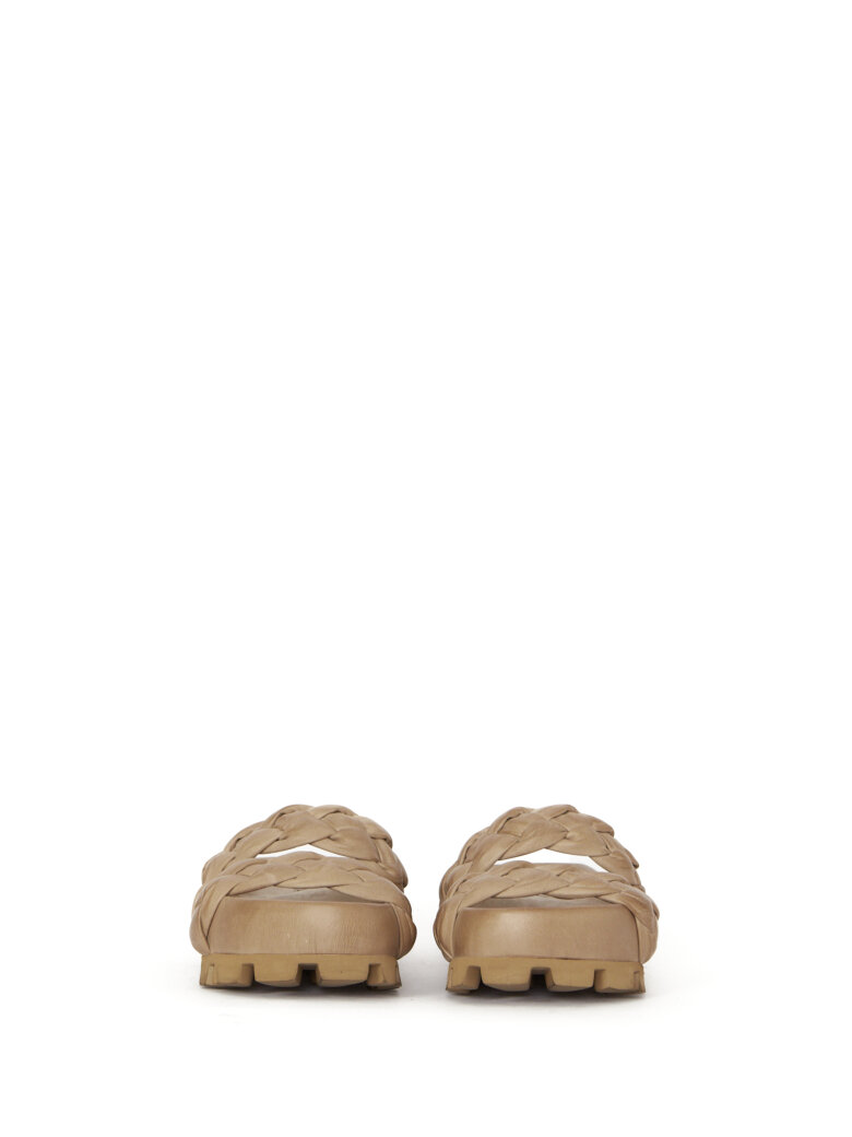 Lofina - Slip on sandal with wide braided straps