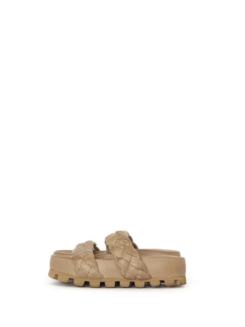 Lofina - Slip on sandal with wide braided straps
