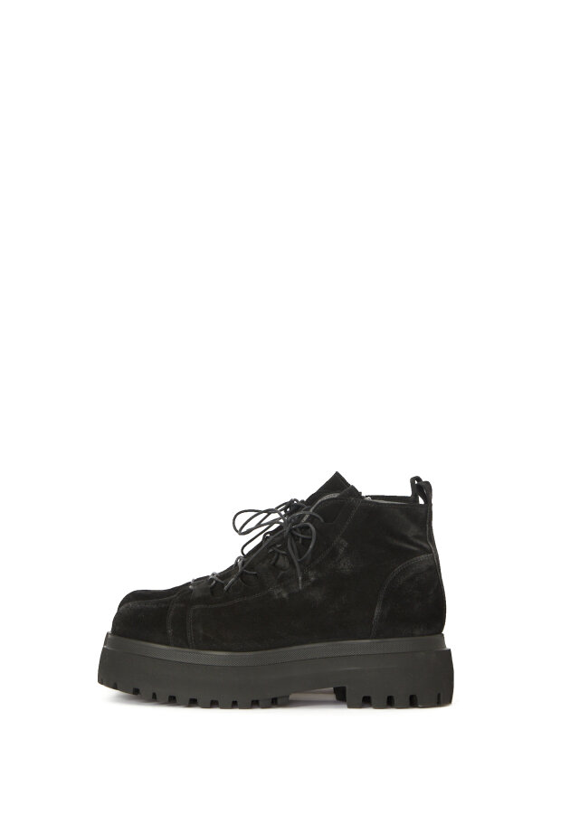 Lofina - Suede boot with laces and a zip
